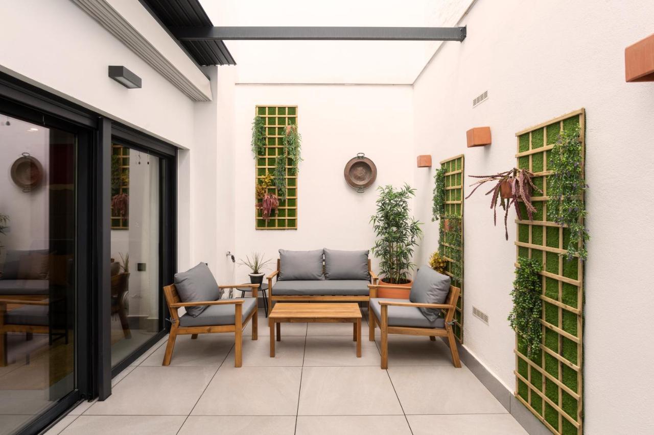 Apartamentos Bajeles Sevilla Urban ภายนอก รูปภาพ