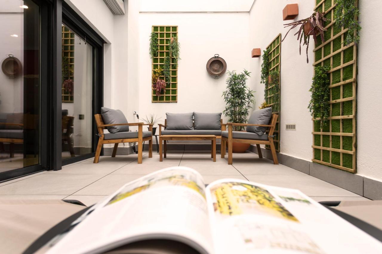Apartamentos Bajeles Sevilla Urban ภายนอก รูปภาพ