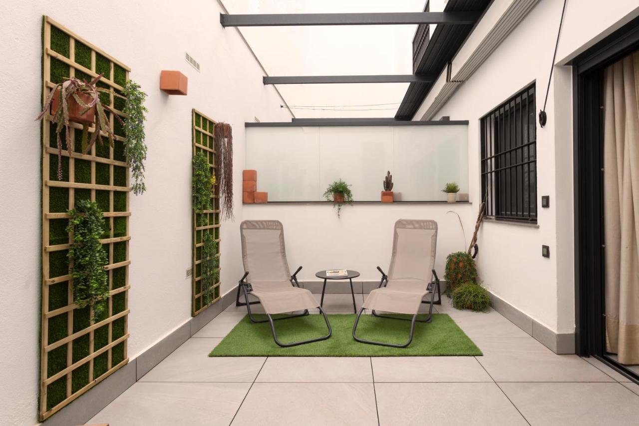 Apartamentos Bajeles Sevilla Urban ภายนอก รูปภาพ