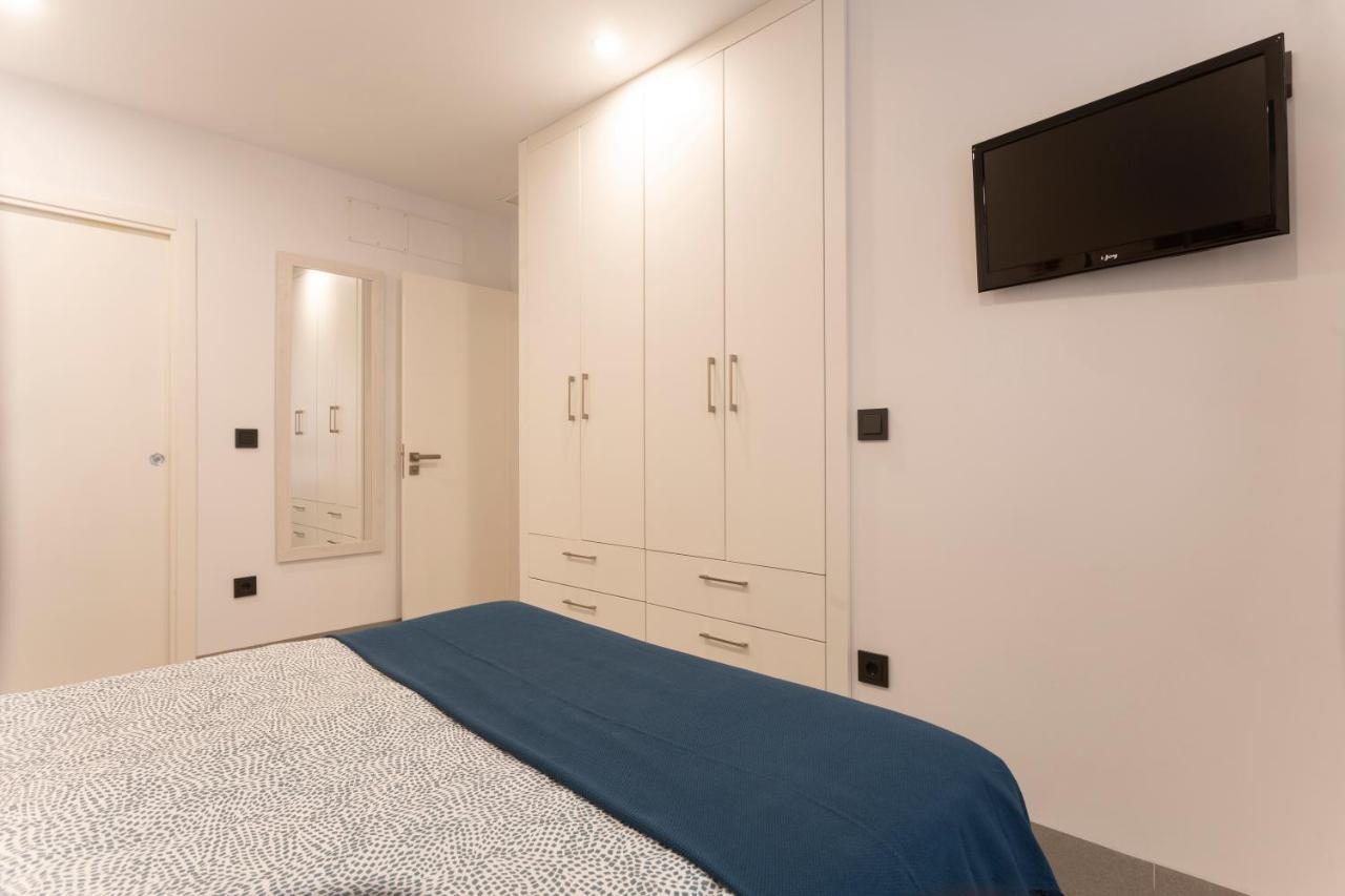 Apartamentos Bajeles Sevilla Urban ภายนอก รูปภาพ