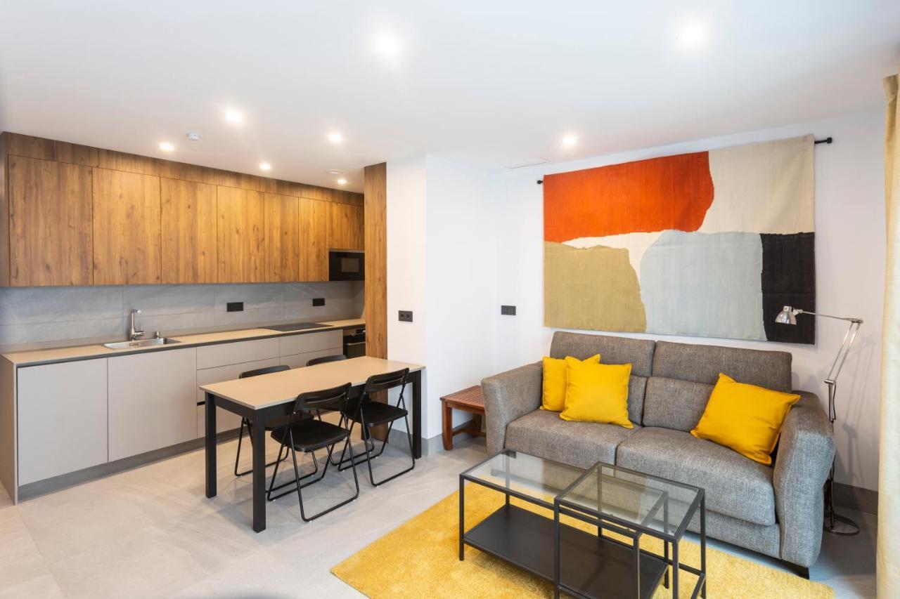 Apartamentos Bajeles Sevilla Urban ภายนอก รูปภาพ