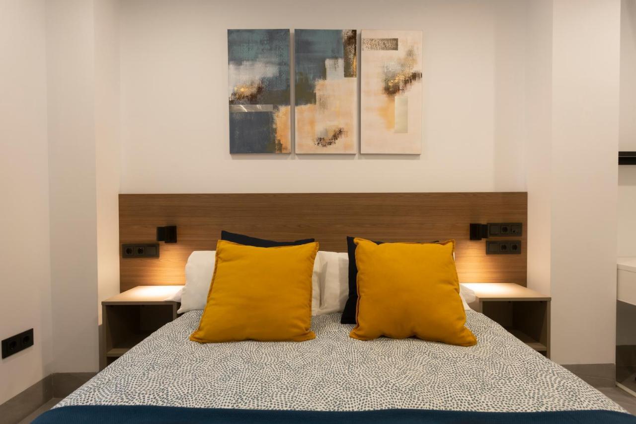 Apartamentos Bajeles Sevilla Urban ภายนอก รูปภาพ