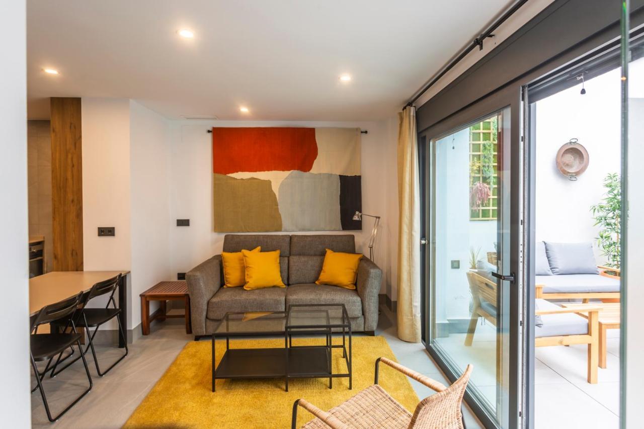 Apartamentos Bajeles Sevilla Urban ภายนอก รูปภาพ