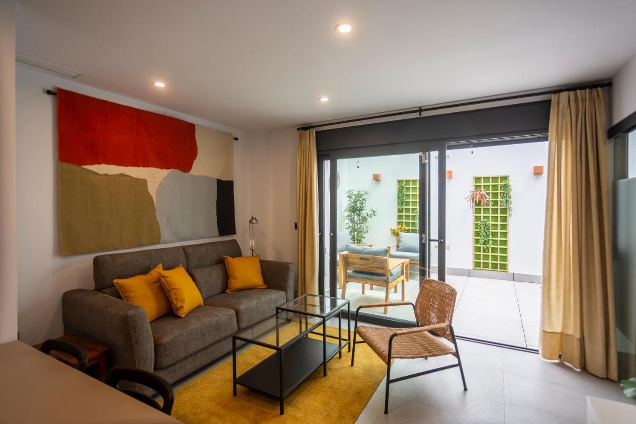 Apartamentos Bajeles Sevilla Urban ภายนอก รูปภาพ
