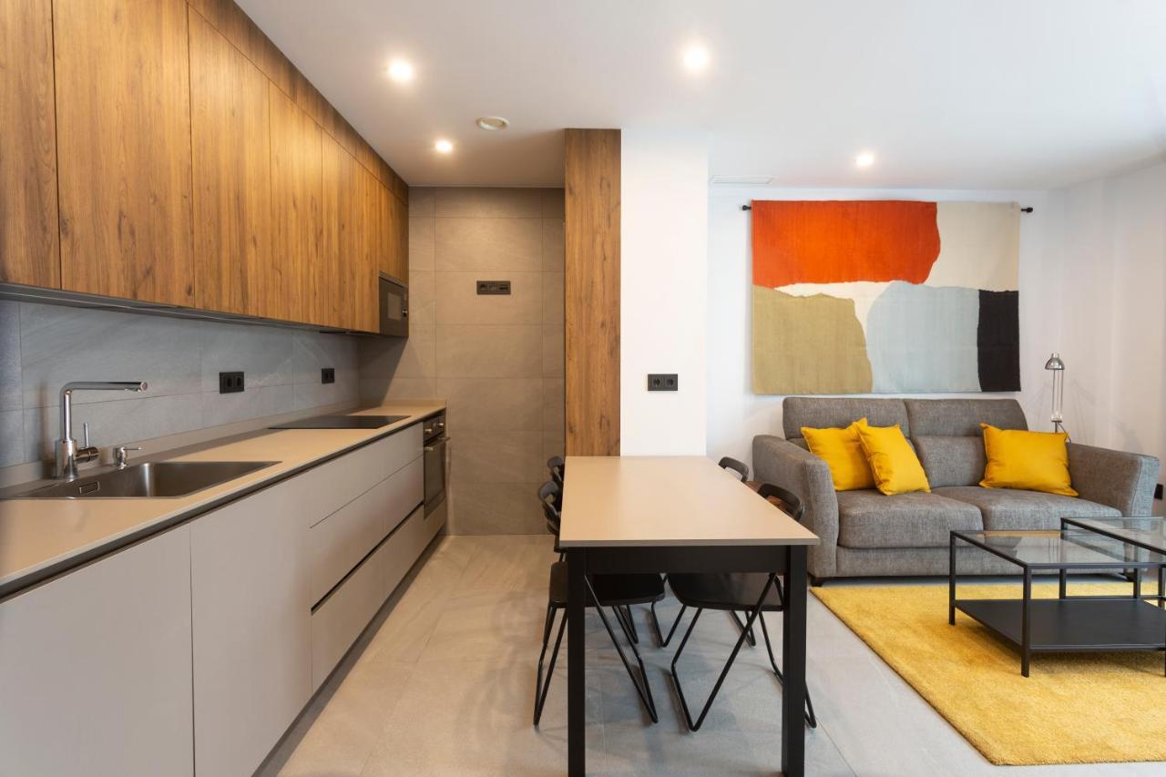 Apartamentos Bajeles Sevilla Urban ภายนอก รูปภาพ