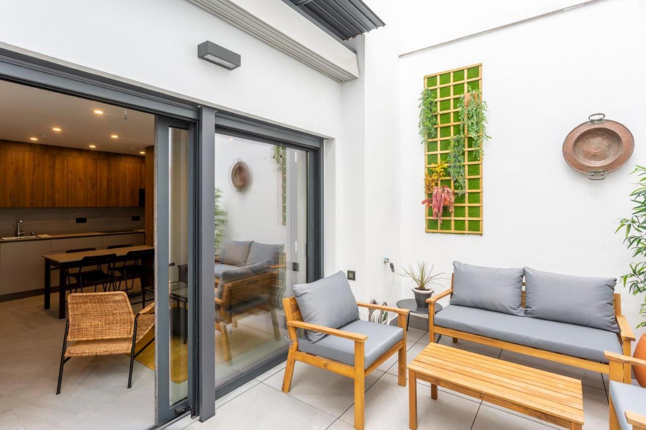 Apartamentos Bajeles Sevilla Urban ภายนอก รูปภาพ