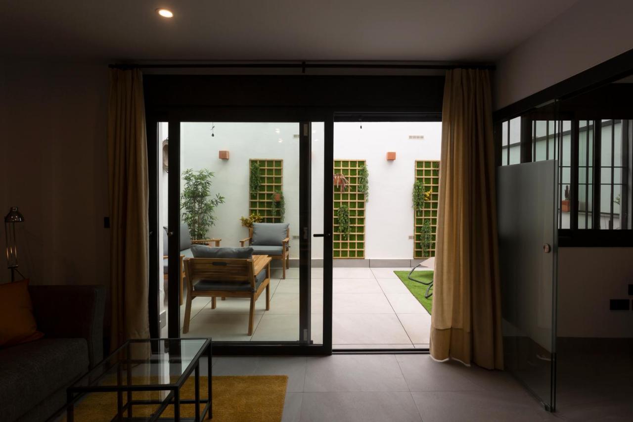 Apartamentos Bajeles Sevilla Urban ภายนอก รูปภาพ