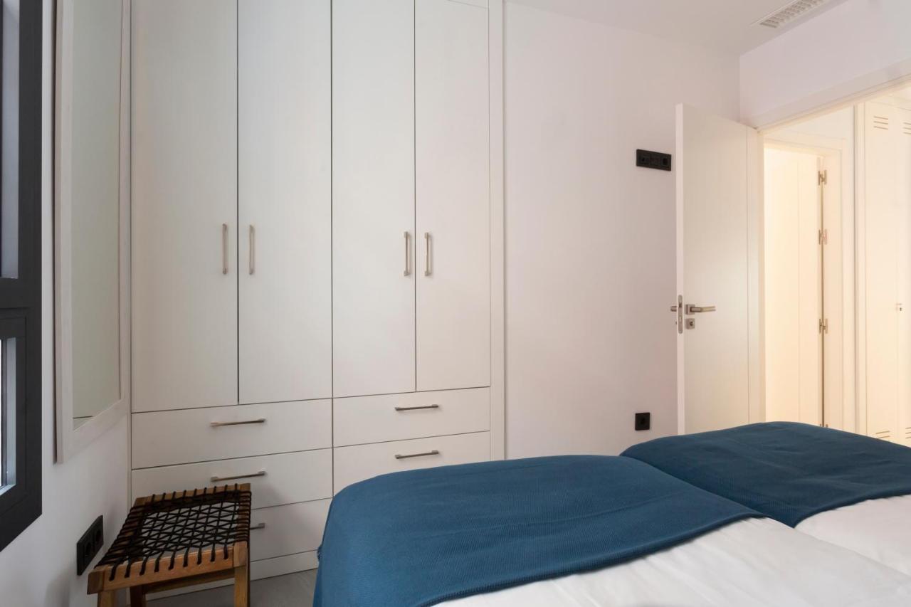Apartamentos Bajeles Sevilla Urban ภายนอก รูปภาพ