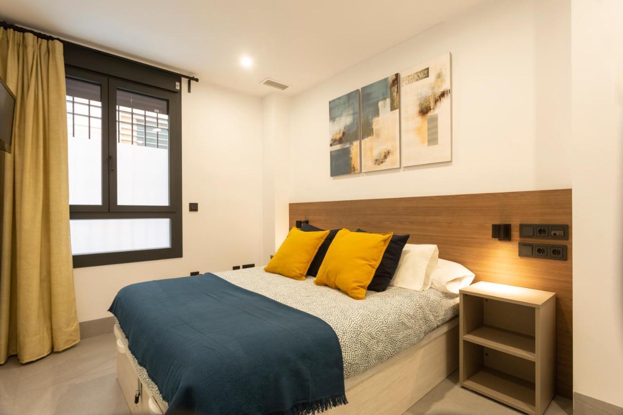 Apartamentos Bajeles Sevilla Urban ภายนอก รูปภาพ