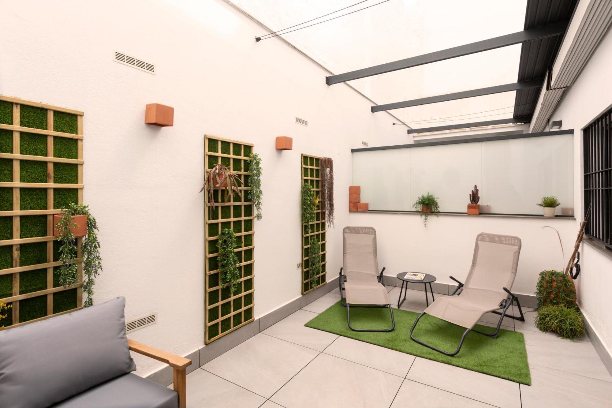 Apartamentos Bajeles Sevilla Urban ภายนอก รูปภาพ