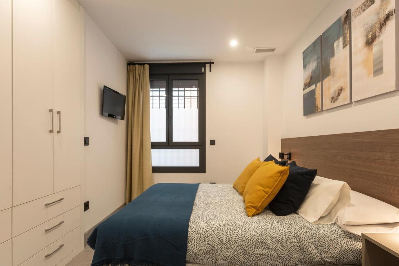 Apartamentos Bajeles Sevilla Urban ภายนอก รูปภาพ