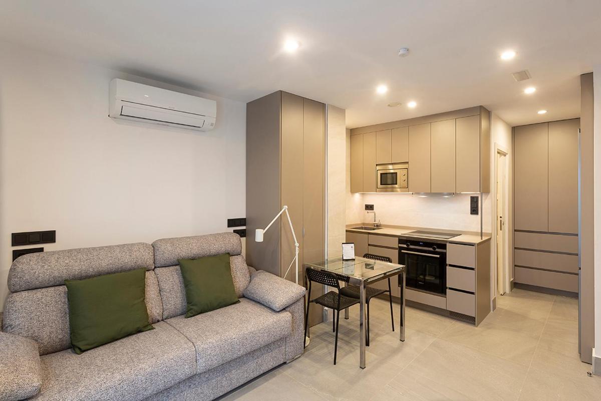 Apartamentos Bajeles Sevilla Urban ภายนอก รูปภาพ