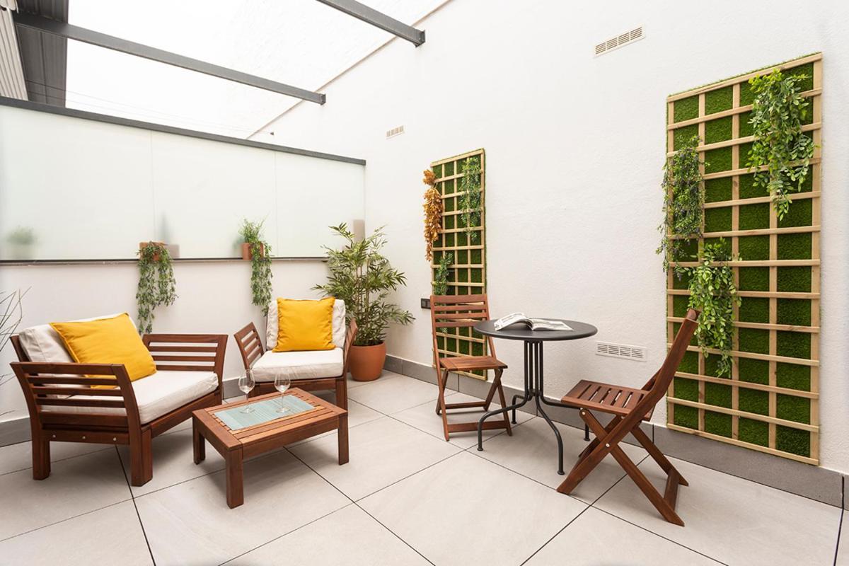 Apartamentos Bajeles Sevilla Urban ภายนอก รูปภาพ