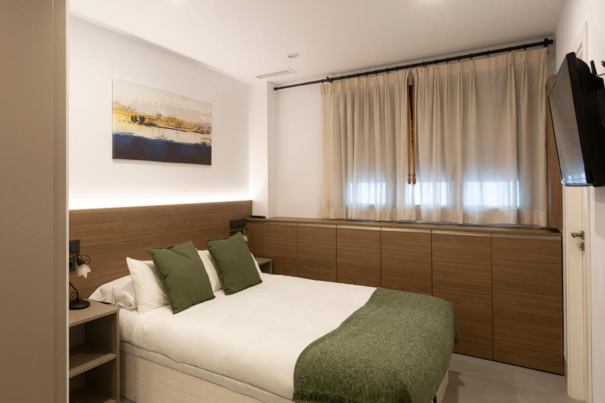 Apartamentos Bajeles Sevilla Urban ภายนอก รูปภาพ