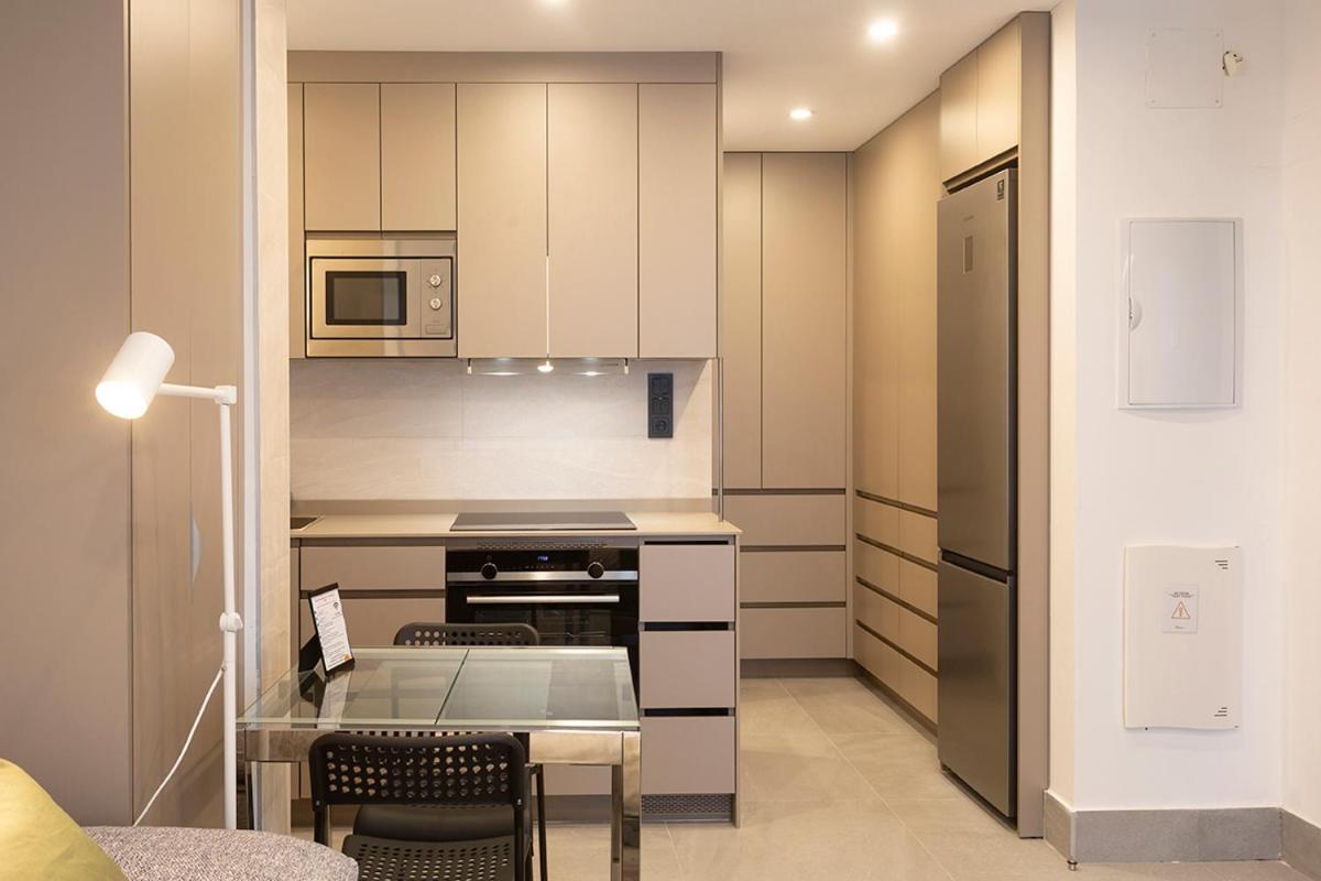 Apartamentos Bajeles Sevilla Urban ภายนอก รูปภาพ