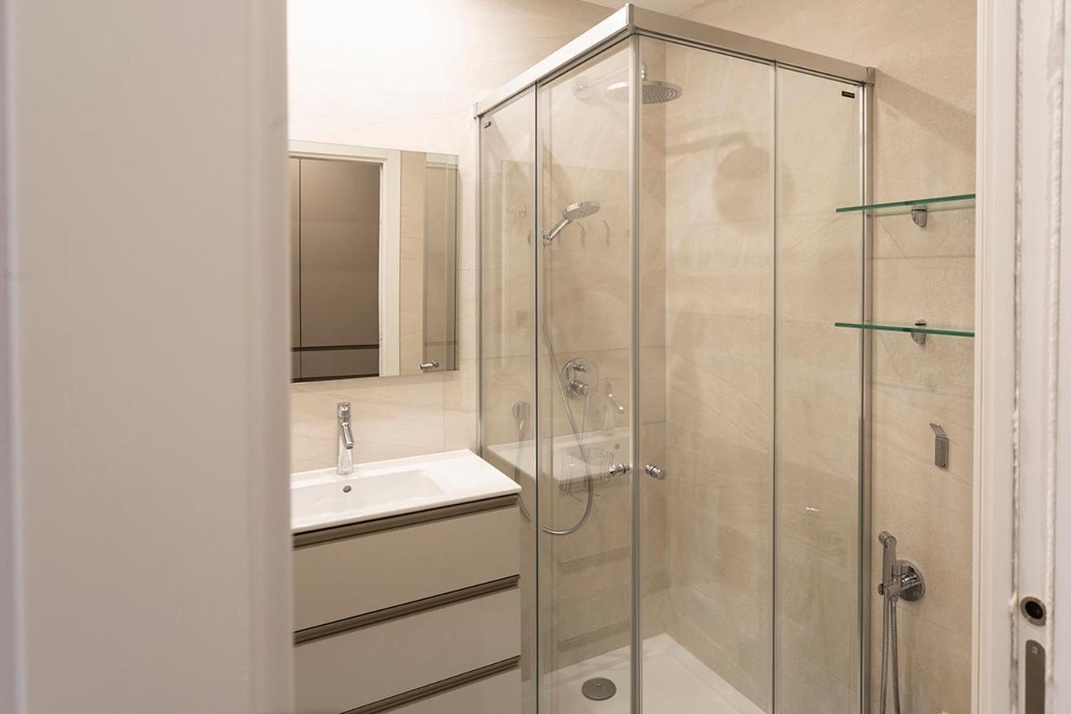 Apartamentos Bajeles Sevilla Urban ภายนอก รูปภาพ