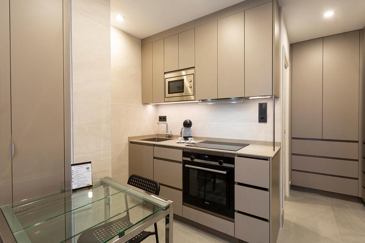 Apartamentos Bajeles Sevilla Urban ภายนอก รูปภาพ